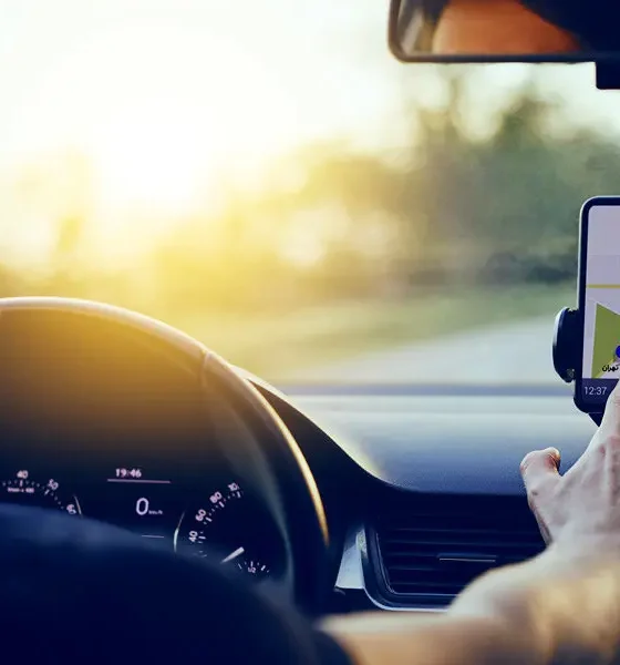 بحران جدید برای رانندگان تاکسی اینترنتی؛ ماجرای بیمه اجباری روی هر سفر چیست؟