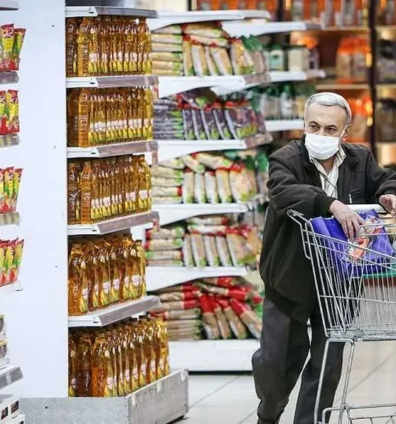 نااطمینانی اقتصادی کار خود را کرد؛ مردم کمتر می‌خرند