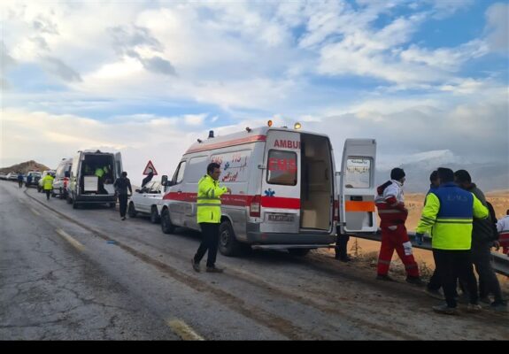 آخرین وضعیت حادثه واژگونی مرگبار اتوبوس در گردنه ایلان‌دره؛ 4 فوتی‌ و 17 مصدوم