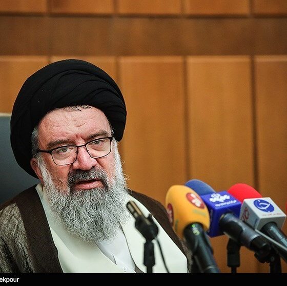 آیت‌الله خاتمی: حماسه 9 دی یک جریان تاریخی بود که جبهه حق و باطل را روشن کرد