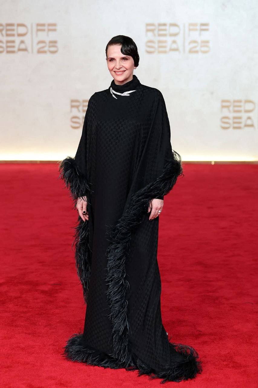 از جانی دپ تا آنتونی هاپکینز؛ چرا ستارهها این روزها راه جده را در پیش گرفتهاند؟