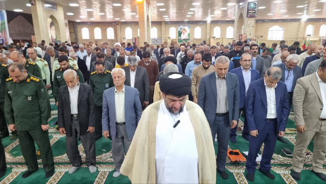 امام جمعه گناوه: دشمن در پی سیطره بر افکار ملت است