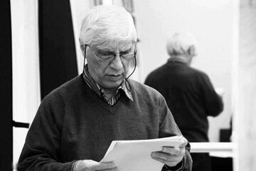 ببینید| آخرین حضور بهرام بیضایی روی صحنه تئاتر تهران