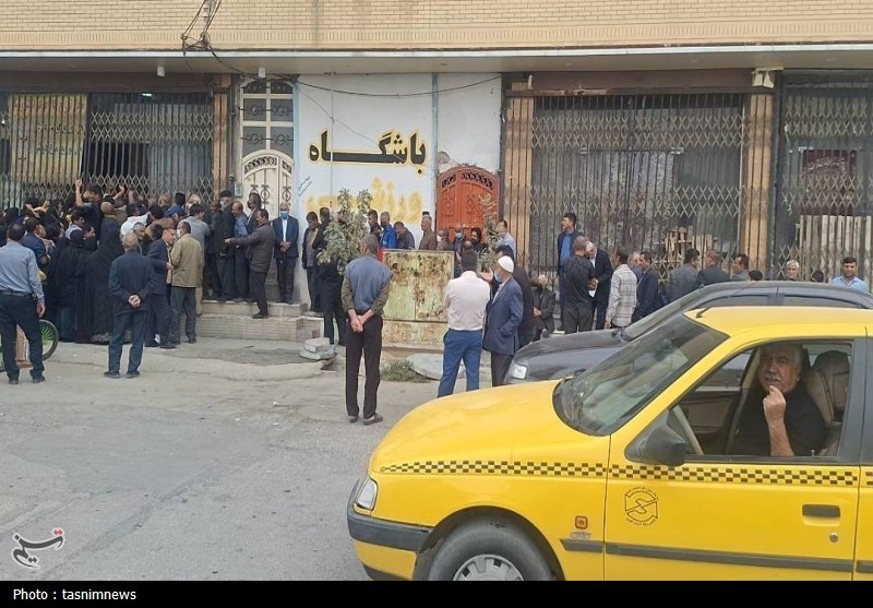 بحران برنج در دهدشت؛ از صفهای طولانی از سپیدهدم تا 2 برابر شدن قیمت قوت غالب مردم+تصویر اخبار استان کهگیلویه و بویراحمد , نظام مسائل استان کهگیلویه و بویراحمد ,