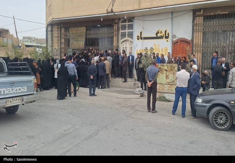 بحران برنج در دهدشت؛ از صفهای طولانی از سپیدهدم تا 2 برابر شدن قیمت قوت غالب مردم+تصویر اخبار استان کهگیلویه و بویراحمد , نظام مسائل استان کهگیلویه و بویراحمد ,