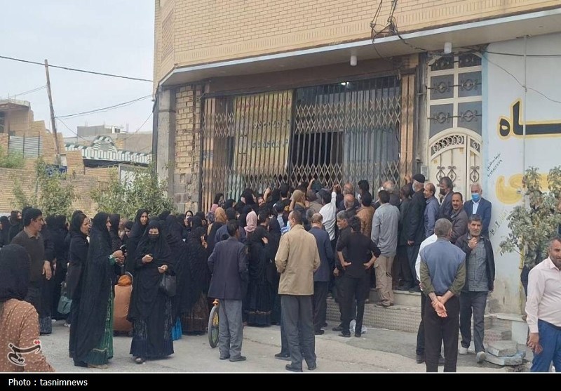 بحران برنج در دهدشت؛ از صفهای طولانی از سپیدهدم تا 2 برابر شدن قیمت قوت غالب مردم+تصویر اخبار استان کهگیلویه و بویراحمد , نظام مسائل استان کهگیلویه و بویراحمد ,