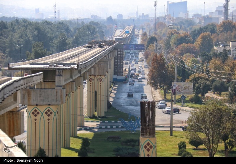 بلاتکلیفی 20 ساله قطار شهری کرمانشاه/ حصار ‌ستون‌های غول‌پیکر/ از تراموا تا مونوریل و دوباره مترو‌!