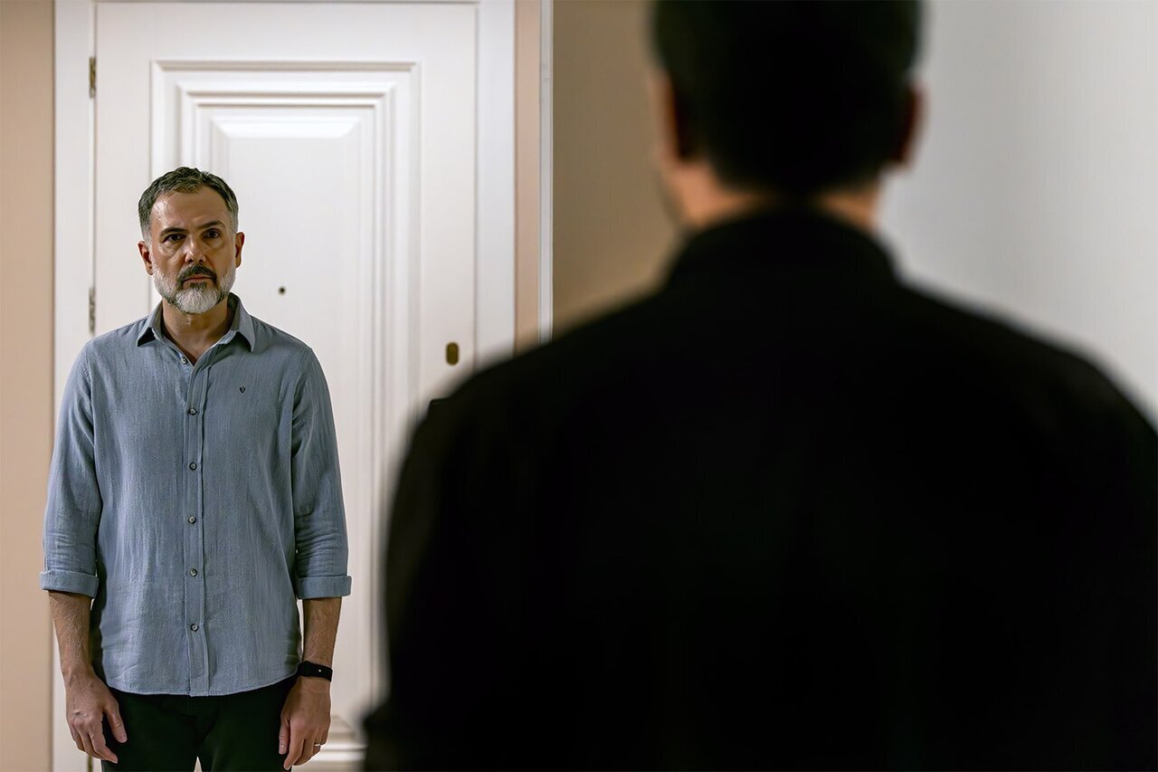 تصویری از کوروش تهامی در «قمارباز»