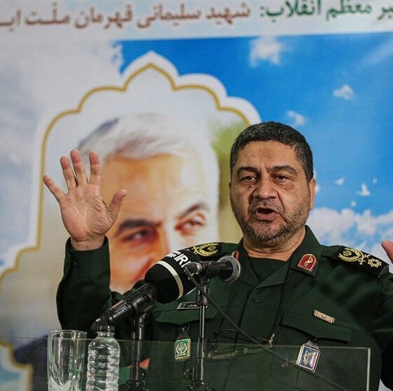 تهدیدات آمریکا و اسرائیل برای دیروز و امروز نیست/مقاومت ضعیف نشده است