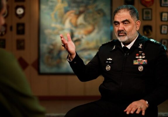 دریادار ایرانی: رزمایش سهجانبهای در منطقه اقیانوسی به میزبانی ایران برگزار میشود دریادار ایرانی: رزمایش سهجانبهای در منطقه اقیانوسی به میزبانی ایران برگزار میشود