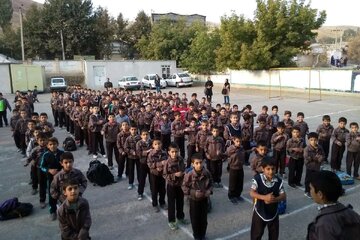 دلیل اصلی افت تحصیلی مشکلات اقتصادی است/ در 15سال گذشته، هم دولت وهم خانواده ها برای تحصیل ، کمتر خرج می کنند