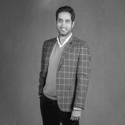 رسانه زیست، پوشش و تصمیمهای نسل زد را غیرقانونی جلوه میدهد/ حذف چهرههای محبوب نسل زد، مرجعیت رسانه را به یوتیوب و بلاگرها واگذار کرد