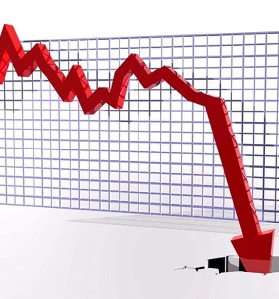 سقوط آزاد بورس/ شاخص ۱۰۰ هزار واحد ریخت
