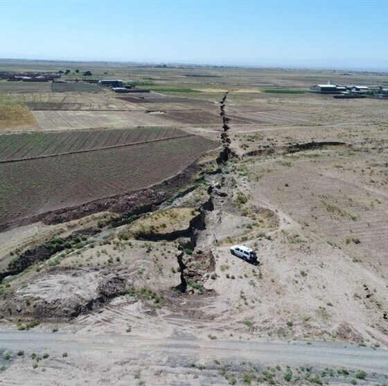 شتاب فرونشست در مشهد به صدا درآمد / 17 دشت خراسان رضوی درگیر فرونشست