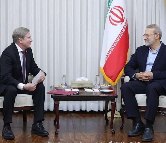 شتاب‌بخشی به کریدور شمال–جنوب نتیجه دیدار لاریجانی با نخست وزیر روسیه