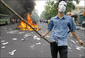 طمع بانیان آشوب به چند تجمع میکروسکوپی/ "اثر بیدولتی بازار" بر افزایش نرخ تورم و گرانی