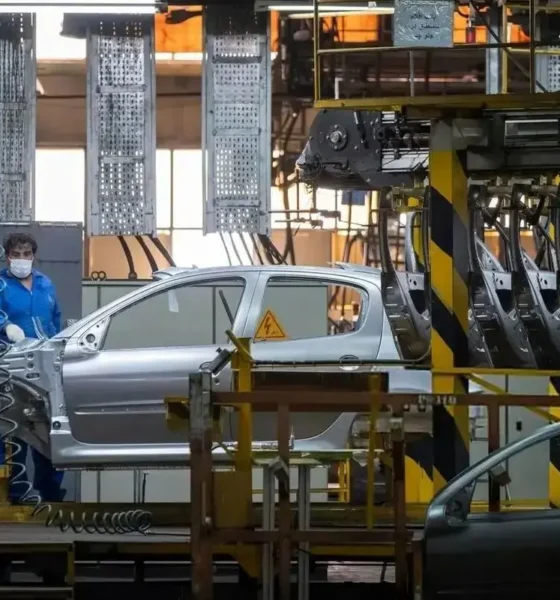 قطعه سازان آجیل فروش شدند!