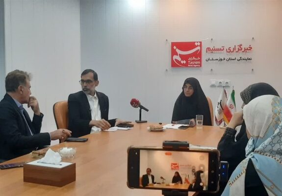 میزگرد| آیا آموزش مجازی ماهیت نقش معلم را تغییر داده است؟/مشکل فقط گوشی و اینترنت نیست میزگرد| آیا آموزش مجازی ماهیت نقش معلم را تغییر داده است؟/مشکل فقط گوشی و اینترنت نیست