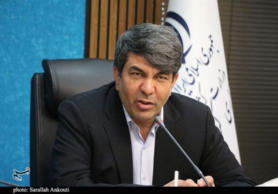 واکنش استاندار کرمان به حاشیه‌های پیراهن مس؛ استانداری دخالتی در ماجرای شعار پیراهن ندارد