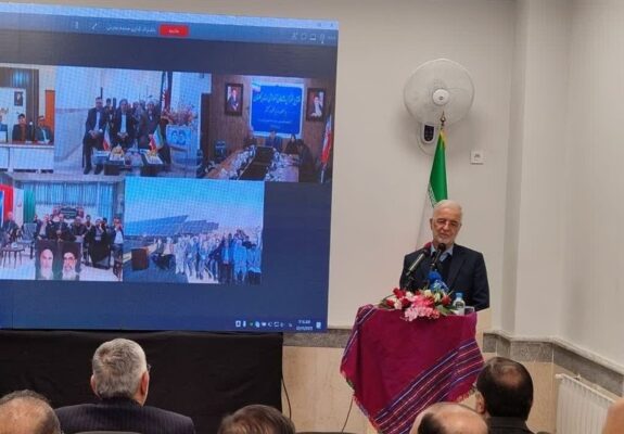 وزیر کشور: بر توسعه تعاملات با ‌همسایگان ‌متمرکز شده‌ایم/ هیچ گریزی از جذب سرمایه‌گذاری نداریم