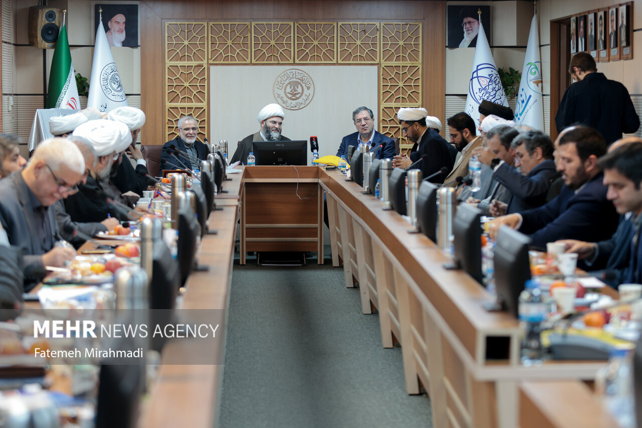 پوستر نخستین جشنواره قرآنی زندگی با آیهها رونمایی شد