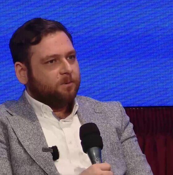 یک تصمیم اشتباه می‌تواند کل دارایی دیجیتال کشور را نابود کند/تمرکز دارایی‌های دیجیتال در یک نهاد ریسک میلیارددلاری ایجاد می‌کند/ بانک مرکزی در حوزه رمزدارایی ریسک حساب‌شده‌ای را پذیرفته است