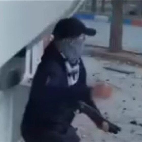 2 پلیس با 40 ضربه چاقو اغتشاشگران به شهادت رسیدند