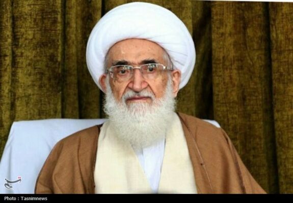 آیت‌الله نوری همدانی: هرگونه فتنه‌گری خیانت به نظام و انقلاب است