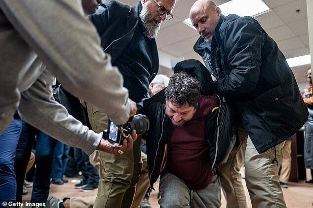 ادعای جنجالی ترامپ / حمله به ایلهان عمر «ساختگی» بود؟ ادعای جنجالی ترامپ / حمله به ایلهان عمر «ساختگی» بود؟