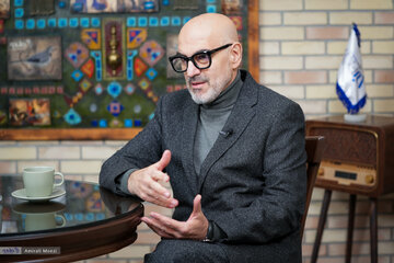 از سختیهای نشان دادن زندگی شاعرانه فروغ فرخزاد تا مستند کردن زیبایی جهان/ رامین حیدری فاروقی: سانسور حاصل ترس از خود است و هراس از احتمال آشکارگی از سختیهای نشان دادن زندگی شاعرانه فروغ فرخزاد تا مستند کردن زیبایی جهان/ رامین حیدری فاروقی: سانسور حاصل ترس از خود است و هراس از احتمال آشکارگی