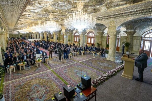 تجلیل از ۲۲۵ نخبه علمی و دانشگاهی در عتبه علوی تجلیل از ۲۲۵ نخبه علمی و دانشگاهی در عتبه علوی