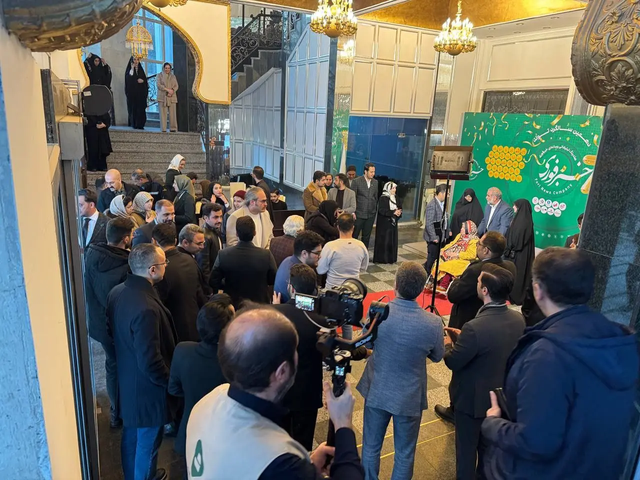 جشن ۱۰ سالگی خبرفوری؛ عبور هلدینگ رسانه‌ای از مرز ۷۰ میلیون مخاطب