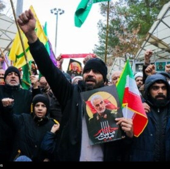 خروش مردم قم علیه اغتشاشگران