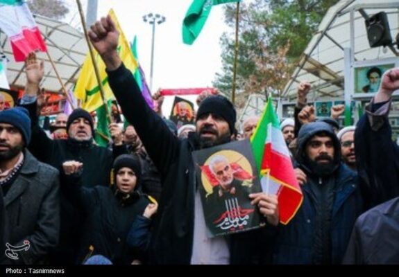 خروش مردم قم علیه اغتشاشگران