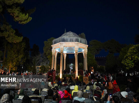 در عصر حافظ شیرازی،ریاکاری به یک استراتژی بقا و «نردبان ترقی» تبدیل شد