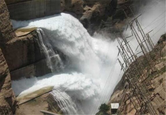 سد «تنگحمام» در کرمانشاه سرریز شد سد «تنگحمام» در کرمانشاه سرریز شد