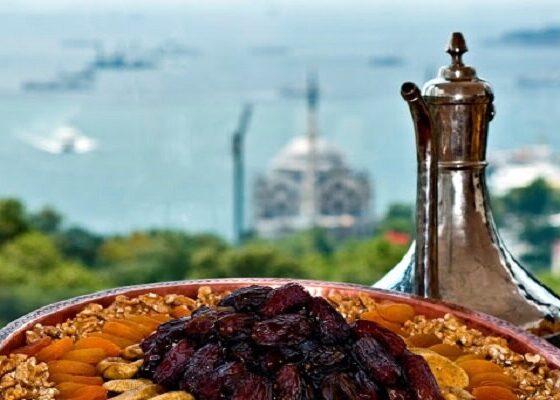 ارسال افطار رایگان به نیازمندان استانبول با برنامه «الو افطار»