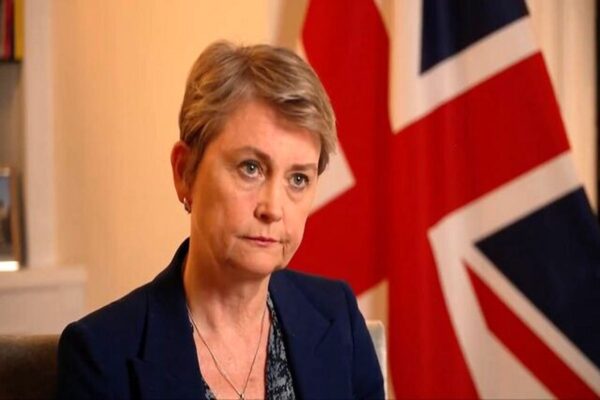 بازی جدید وزیر خارجه انگلیس/ خط و نشان هسته‌ای همراه با چراغ سبز مذاکره!