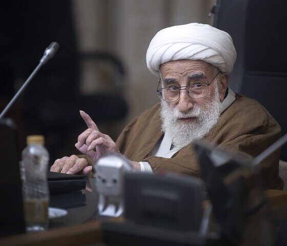 تجلیل آیت‌الله جنتی از موضع‌گیری شجاعانه مقام معظم رهبری