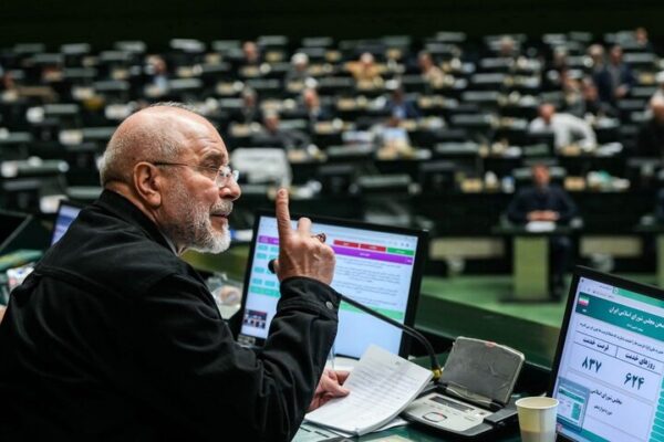 رئیس مجلس: اسقاط خودرو باید طبق قانون انجام شود