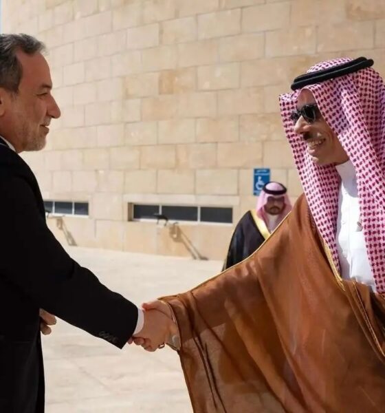 عراقچی، وزیر خارجه عربستان را در جریان مذاکرات هسته‌ای قرار داد