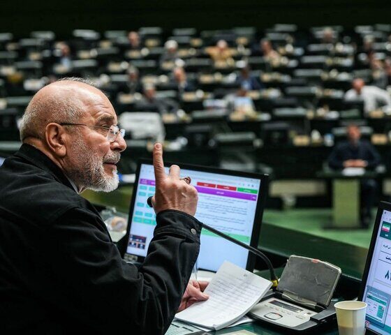 قالیباف: می‌توان حقوق‌ها را دو بار در سال افزایش داد