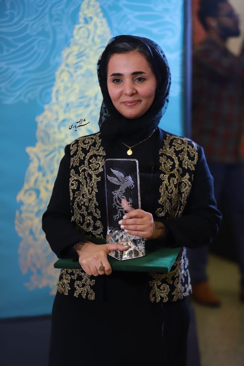 نمایش جریان زندگی در «جهان مبهم هاتف»/ برای طراحی لباس خودم را جای کاراکترها میگذارم