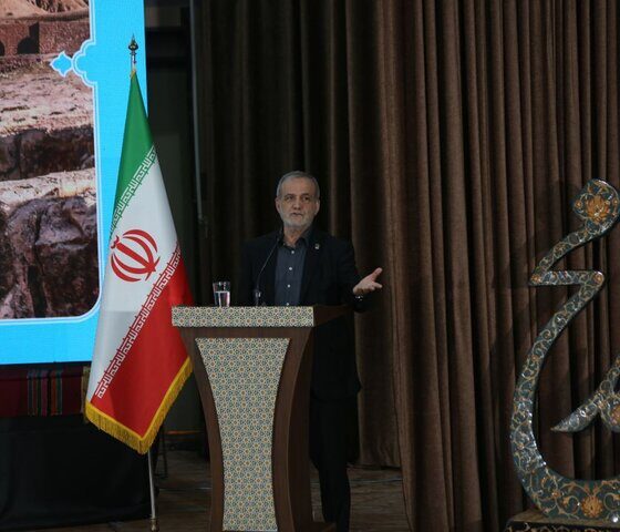 پزشکیان: آمریکا دلش برای دموکراسی نسوخته؛ به هر قیمتی سر خم نمی‌کنیم