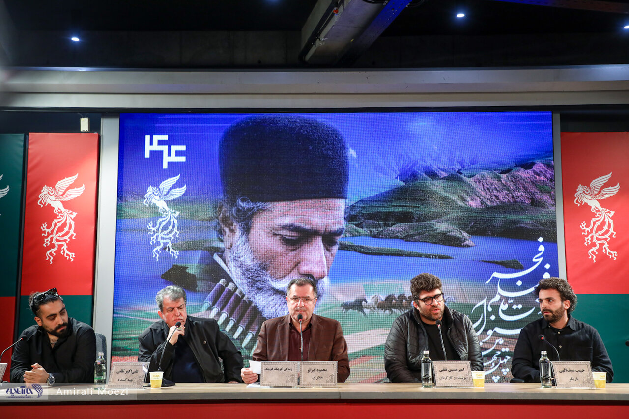 پناه بردن به رویا در دنیایی بیشفقت/ وقتی تنهاییمان قابل تقسیم با دیگری نیست، چه باید کرد؟/ آغاز نشست خبری با تسلیت به داغداران