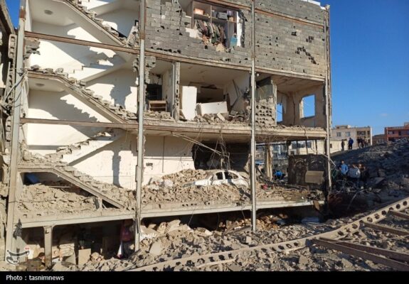 6 حمله موشکی اسرائیل به مناطق مسکونی سنندج/شهادت 2 نفر+تصاویر 6 حمله موشکی اسرائیل به مناطق مسکونی سنندج/شهادت 2 نفر+تصاویر