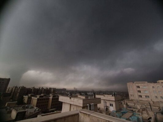 آخرین وضعیت تهران / چرا آسمان تهران مانند شب شد؟