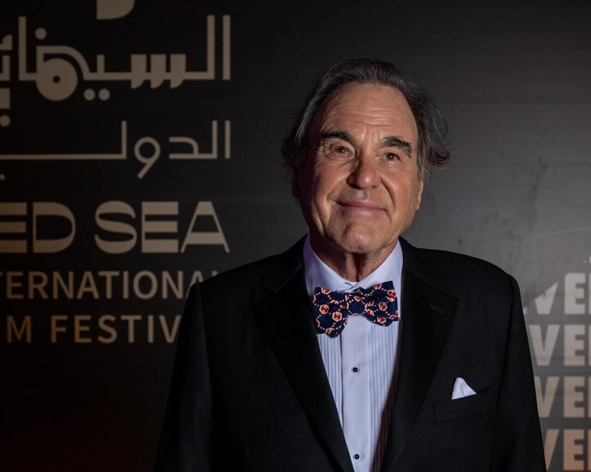 الیور استون: آمریکا با جنگ ایران اشتباه ویتنام را تکرار می‌کند