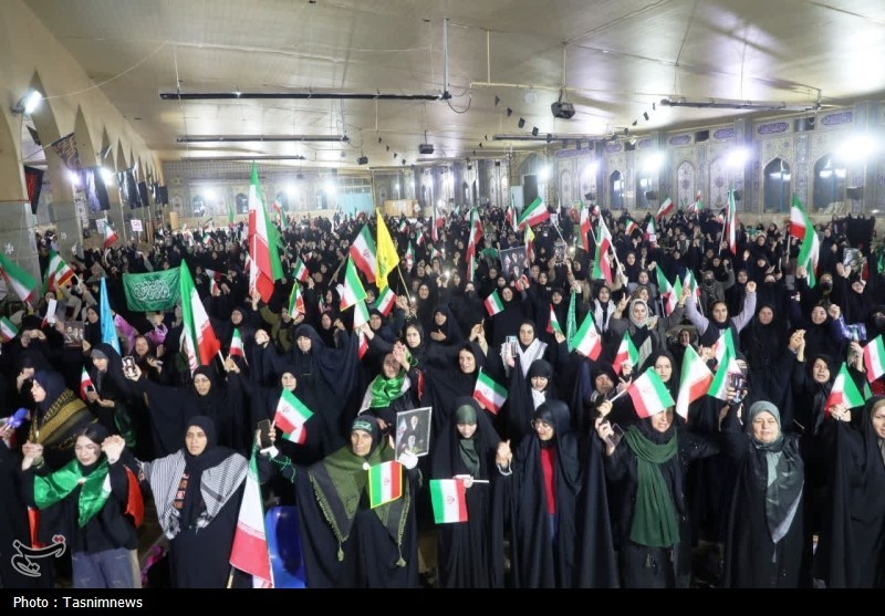 باران هم حریف یاسوجیها نشد؛ بیستوششمین شب ایستادگی+تصاویر اخبار یاسوج , شهید امام خامنه ای (ره) ,