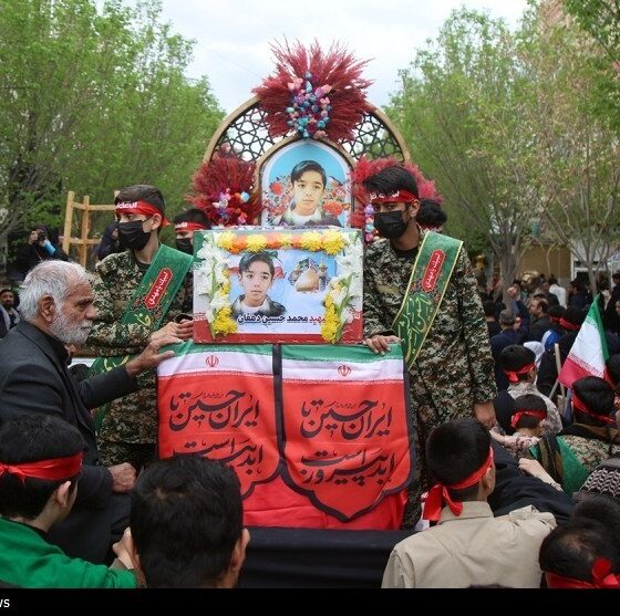 بدرقه آخرین بازمانده خانواده شهید دهقان تا بهشت رضوان+ تصاویر